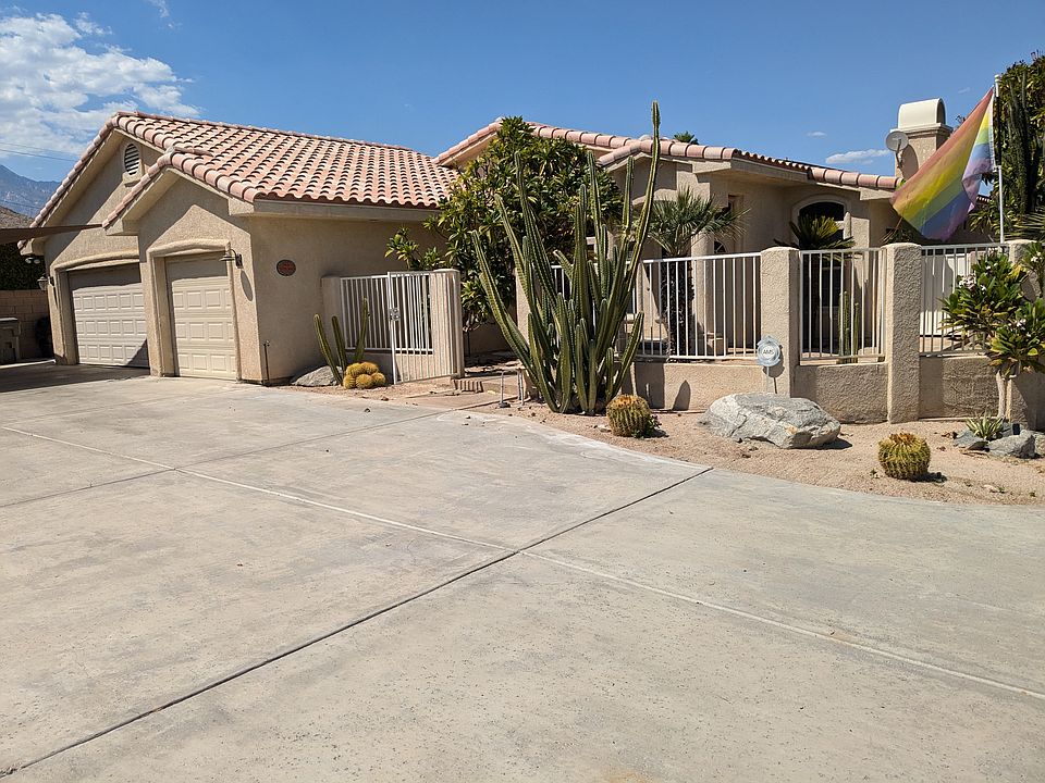 Direct access to garage from street.