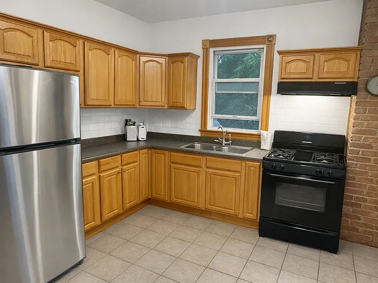 26 Hammond St #2 — Photo 5