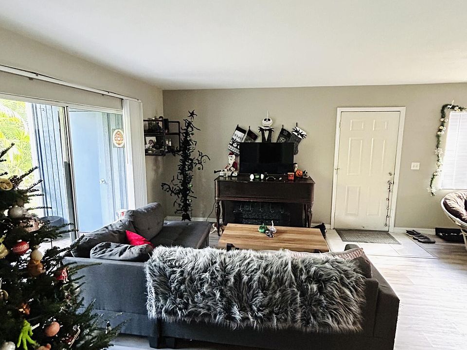 1st image of 228 SE Village Dr #228
