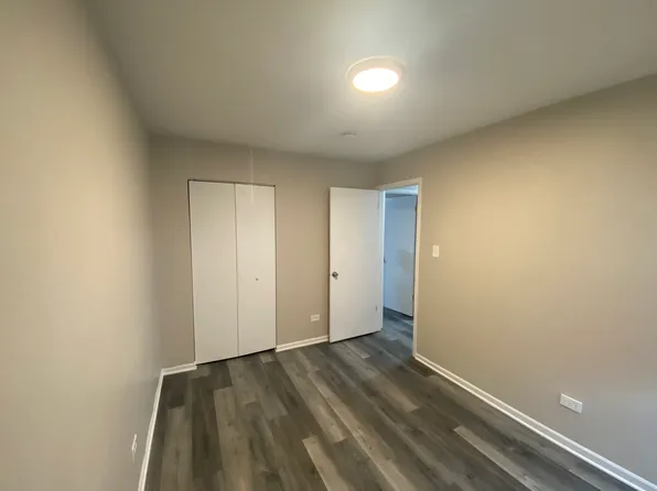 252 Plymouth Dr, Chicago Heights, IL 60411