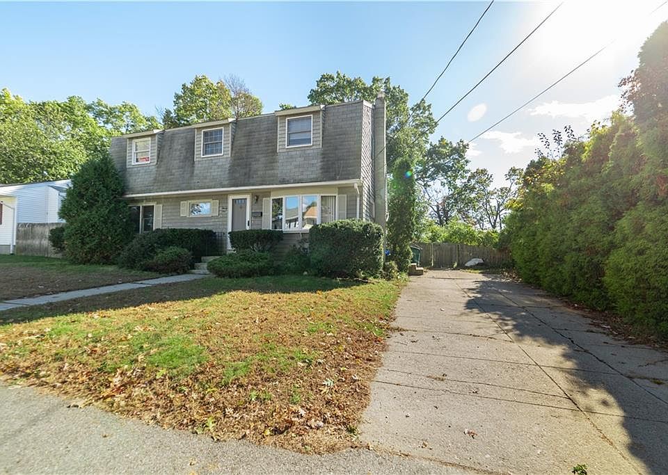 1st image of 25 Fairwood Dr