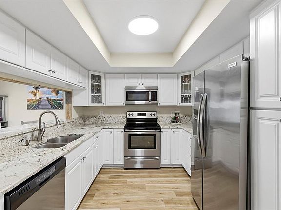 3rd image of 3022 Jackson Dr