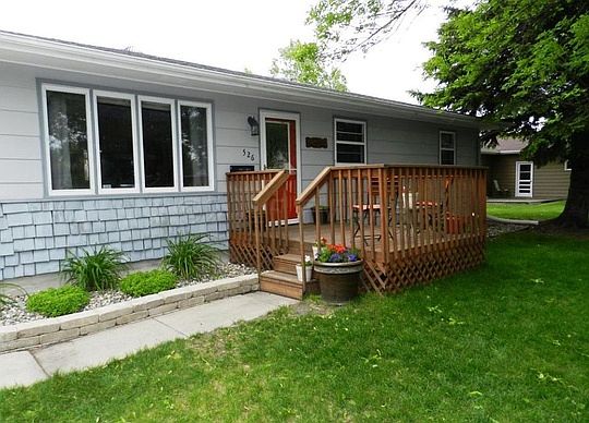 2nd image of 526 2nd Ave E