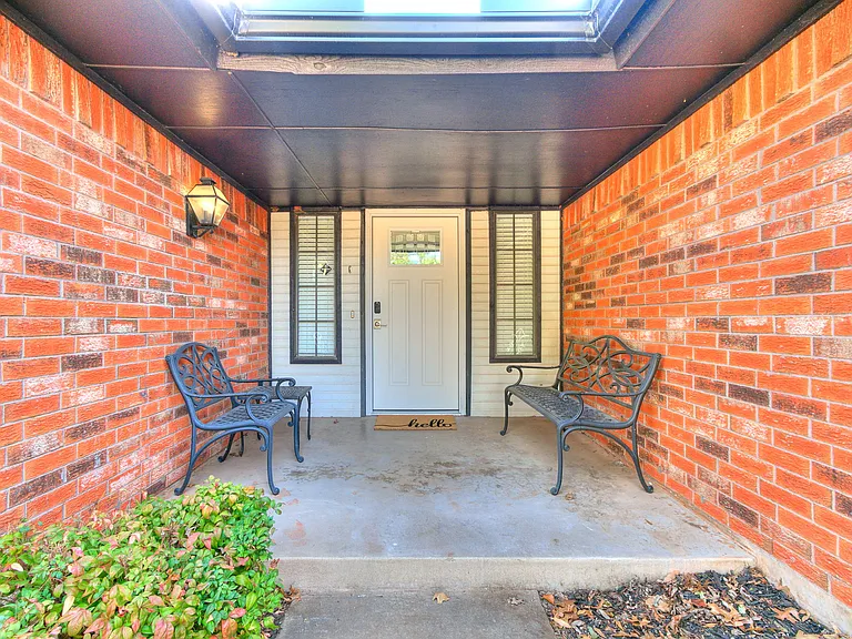 1700 Whispering Creek Dr — Photo 19