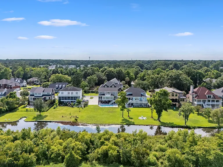 1733 Indigo Island Dr — Photo 4