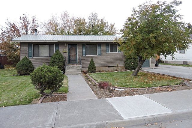 1st image of 1860 Sequoia Dr
