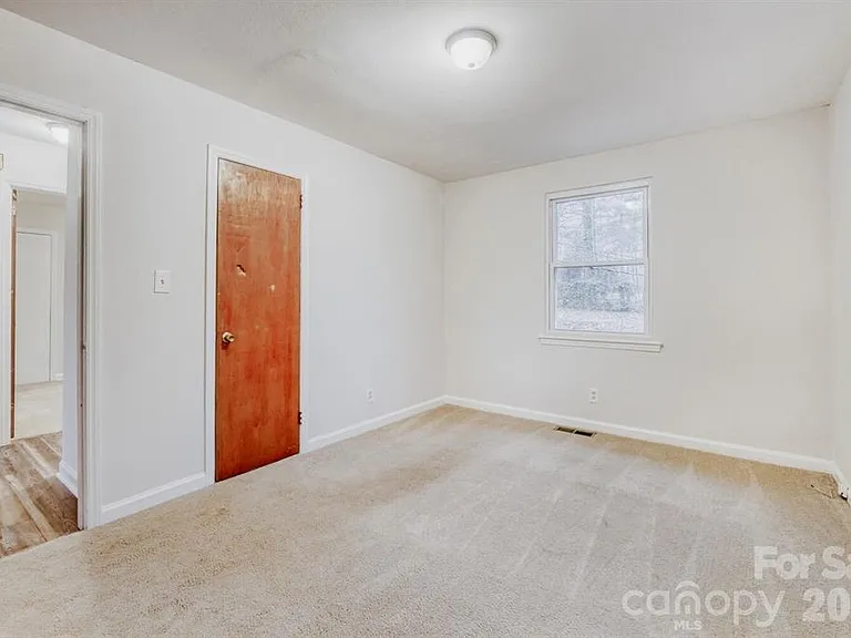 3728 Seaforth Dr — Photo 9