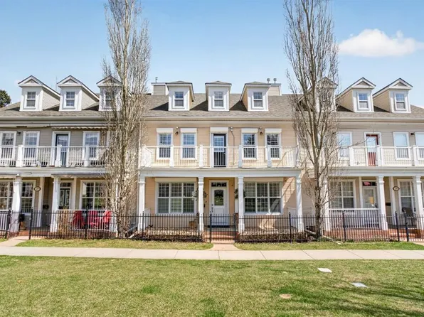 24 W Ypres Mews SW, Calgary, AB T2T 6L2