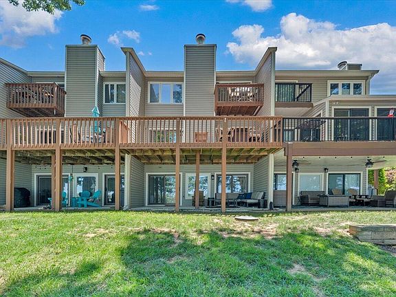 3rd image of 60 Windlass Pointe Dr