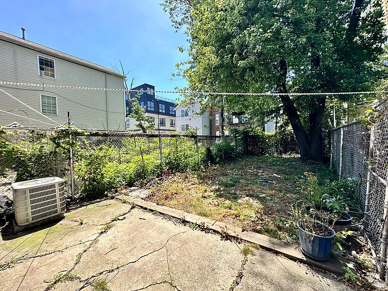 51 Jewett Ave — Photo 6