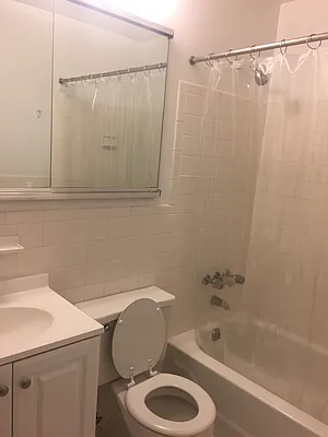 Rented by 18 REALTY | media 38