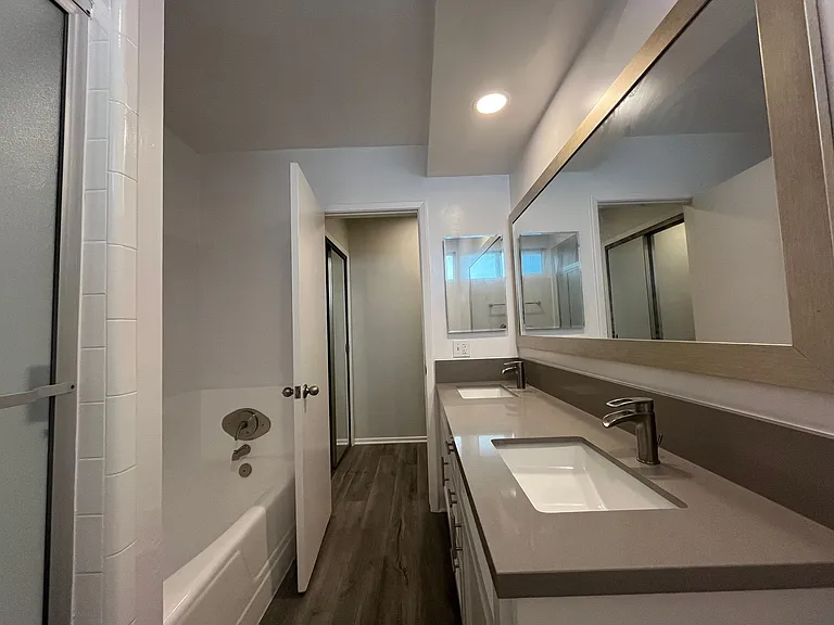 1371 S. Beverly Glen Blvd. — Photo 30