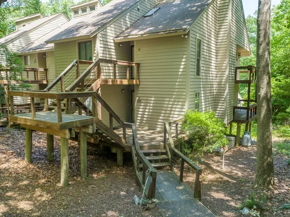 54 Villa Ridge Dr #C, Hartfield, VA 23071