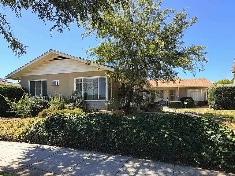 735 Barris Dr #735 — Photo 1