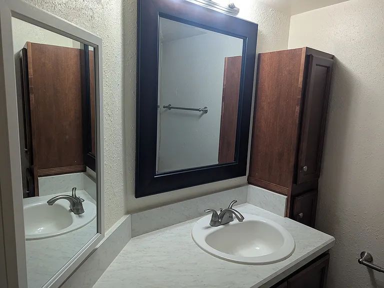 1255 Ponce Island Dr — Photo 3