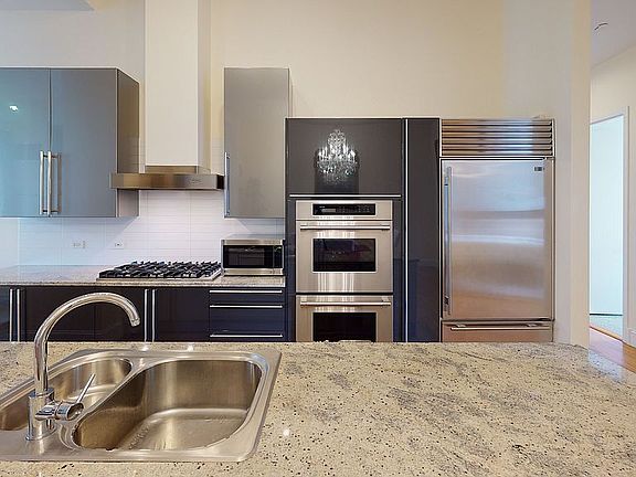 4th image of 129 Lafayette St APT 4C