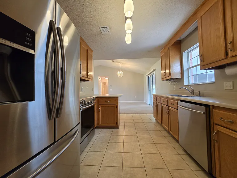 2501 Elkhart Dr — Photo 10