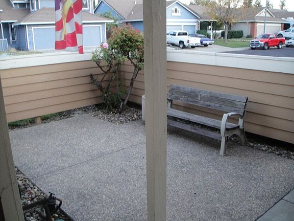 3rd image of 101 Goldenrod Ct