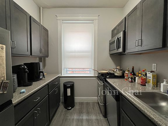 2nd image of 55 Linden St APT 4