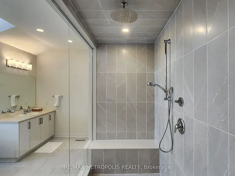 104 Stoneleigh Dr — Photo 25