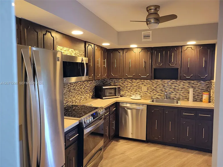 3090 N Course Dr #405 — Photo 3