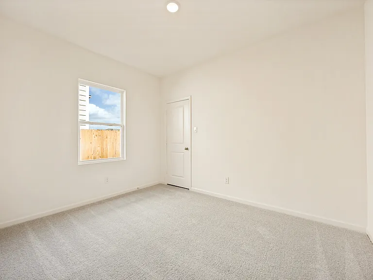 525 Cherry Ln — Photo 22