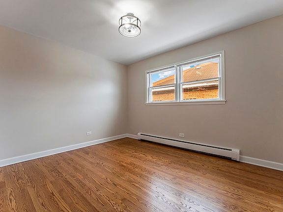 4th image of 6031 W Addison St APT 1