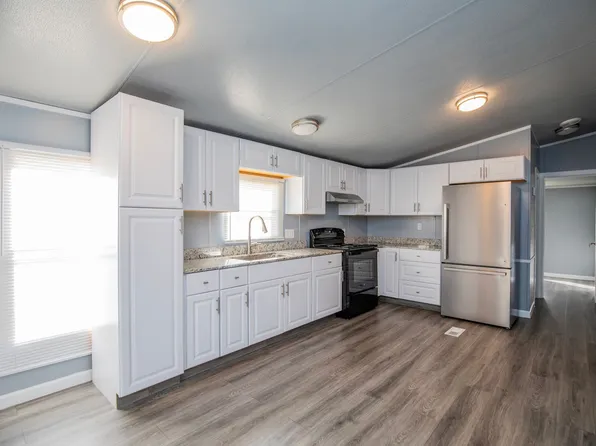 17707 Bittersweet Rd, Gravette, AR 72736