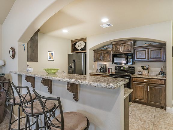 4th image of 8901 Zoe Dr