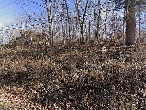 2nd image of 600 Oak Grove Rd