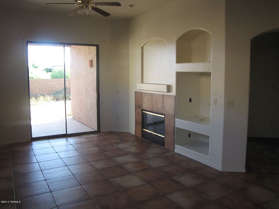 1st image of 625 E Pima Meadows Dr