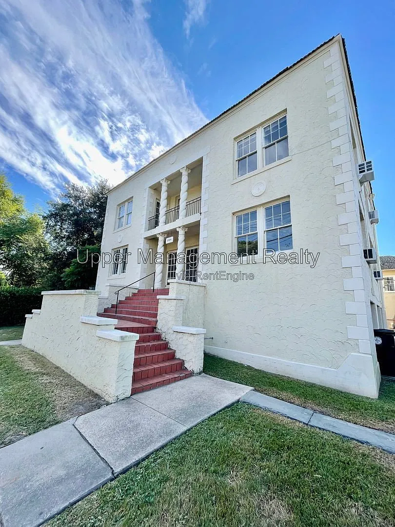 2 bed, 1.0 bath, 1200 sqft, $1,750 — Photo 1