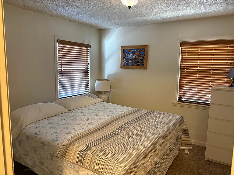 3804 Alder Ave — Photo 3