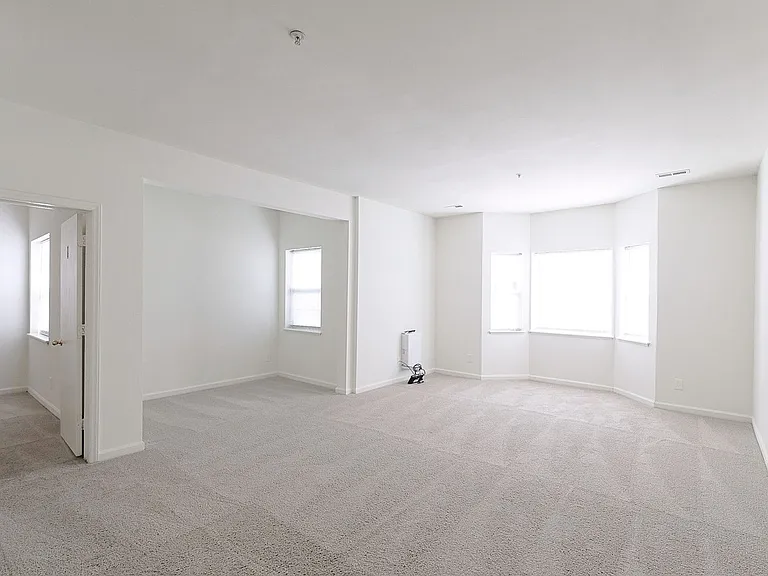 2201 Spring Garden St — Photo 24