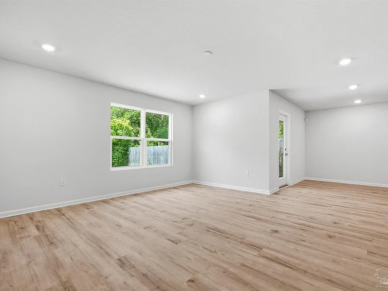5367 Peach Dr — Photo 33