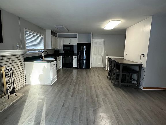 4th image of 27178 Wyatt Ave