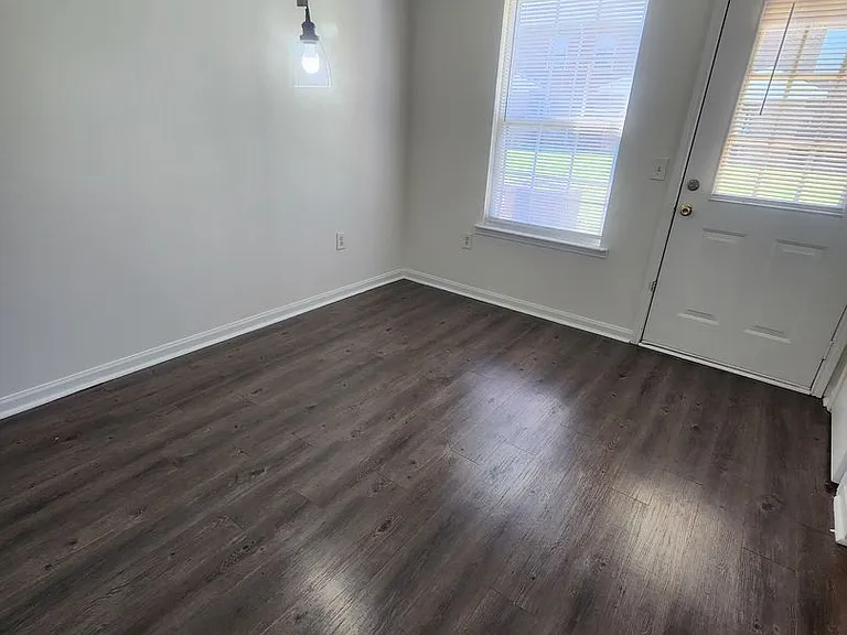 Castlewood Apartments - Huntsville, AL — Photo 12