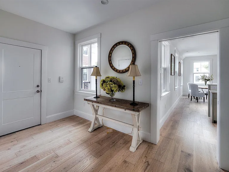 211 Union St #301 — Photo 4