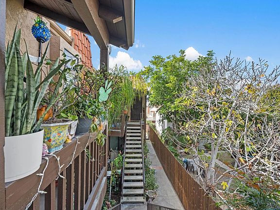 4th image of 4424 Estrella Ave APT 5