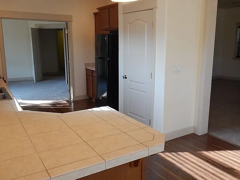 704 NE Loper Ave — Photo 6