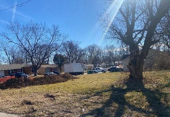 1st image of 10349 Royal Dr