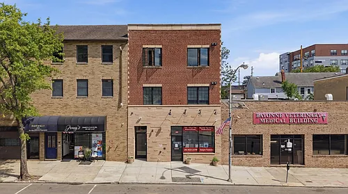 258 Broadway Photo 1
