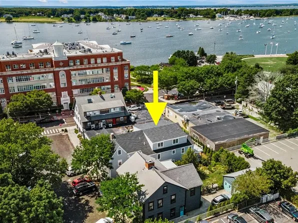 21 Bradford St APT 3, Bristol, RI 02809