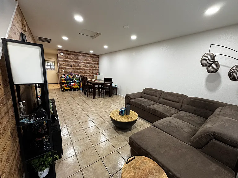 1627 Los Suenos Ave — Photo 2