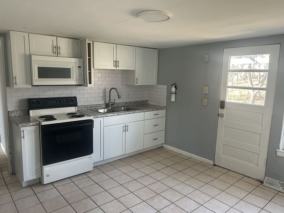 1st image of 142 Hutchinson St