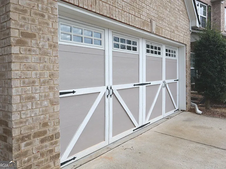 442 Crestmont Ln — Photo 5
