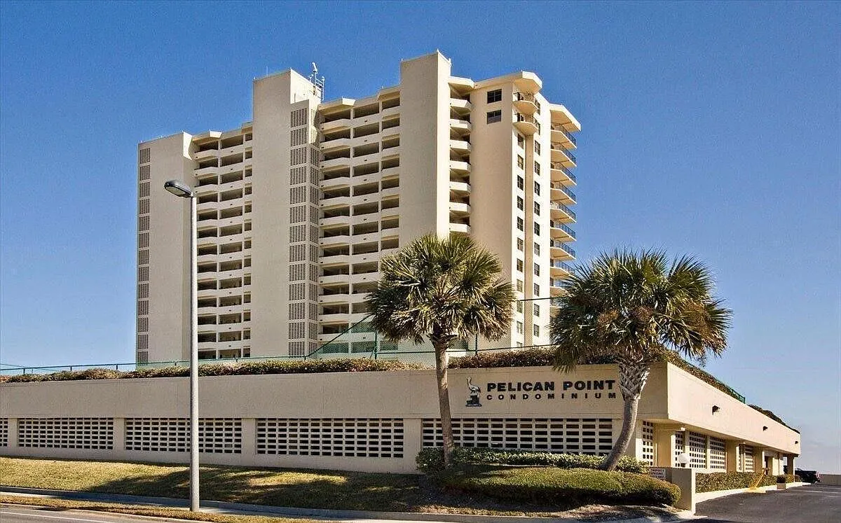 2 bed, 2.0 bath, 1212 sqft, $3,900 — Photo 2