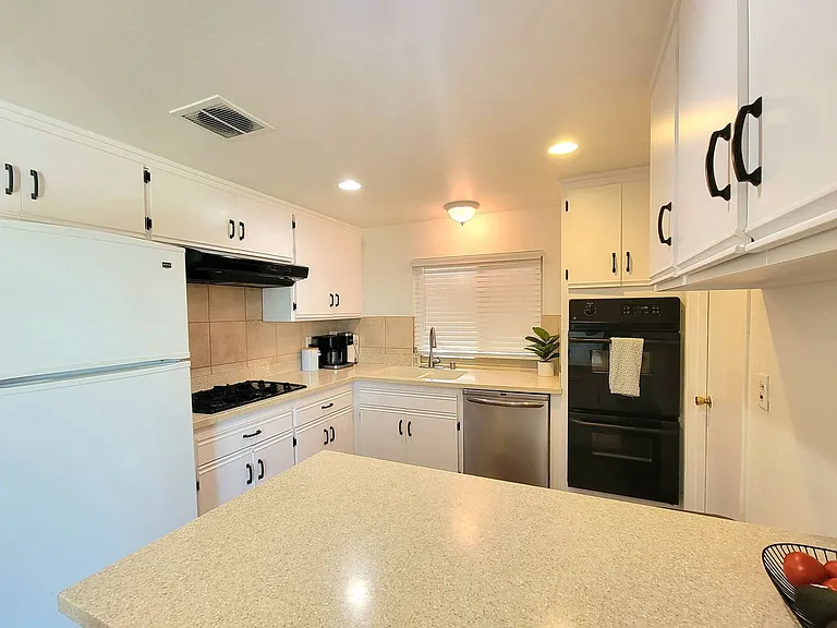7620 Lone Star St — Photo 14
