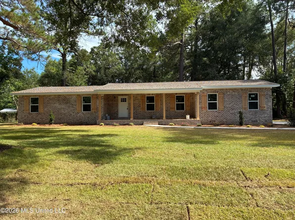 12908 Dixie Hill Dr, Moss Point, MS 39562