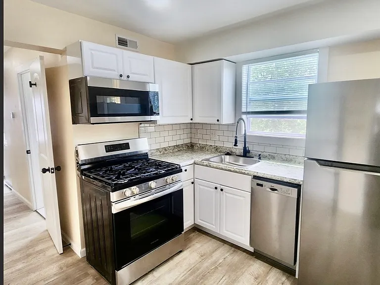 3555 Lossing St #A — Photo 15